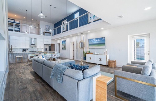 Fort Bay House | Private Beach, Heated Pool, Gulf/Beach Front