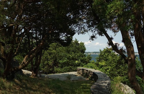 Newport Cabin | Private Cabin overlooking the ocean