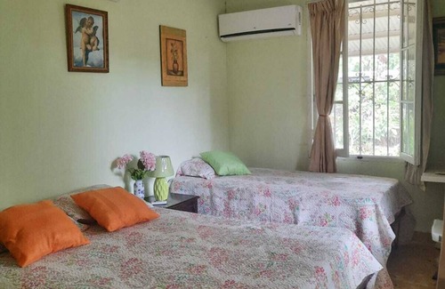 El Valle de Anton Cabin | Private cabin- Valle de Antón with large garden