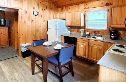 Gatlinburg Cabin | Private cabin with short walk to downtown Gatlinburg