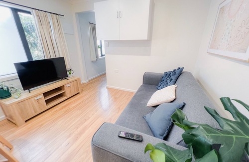 Castlemaine Apartment | Private Central Castlemaine Studio On Steam Train Line