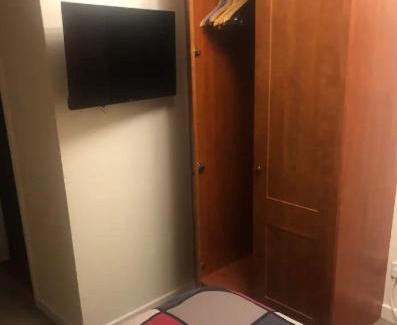Clontarf House | Private comfortable bedroom with ensuite
