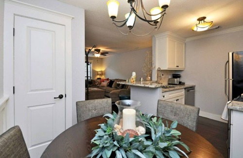 Spring Branch Central Condo | PRIVATE CONDO IN SPRING BRANCH