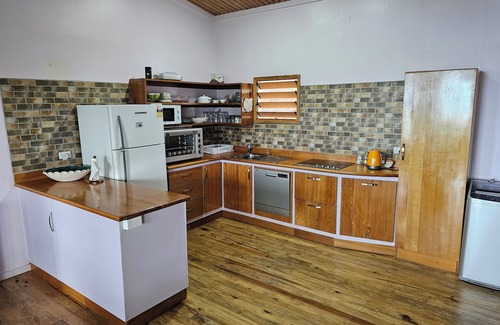 Deuba House | Private Cool Tropical Rain forest Hide away 5 min walk to the beach and resort