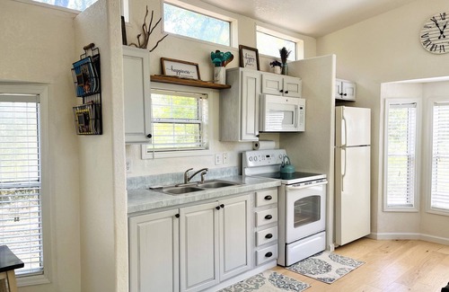 Saint Helena Island Cottage | Private Cottage next to Hunting Island State Park and 5 min from the beach