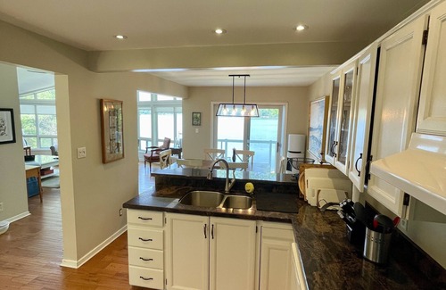 Muskoka Lakes Cottage | Private Cottage on a lovely small lake in the heart of Muskoka