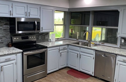 Mabank House | Private Country Home on 4 acres, Open Space, Pool, Hot Tub, Gameroom, Pond