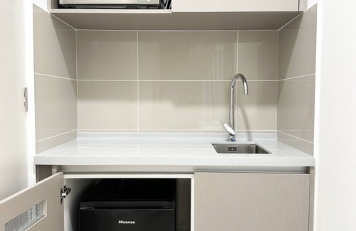 Kuala Lumpur Condo | Private Deluxe Room perfect getaway for coupleTRX KLCC Bukit Bintang MRT.