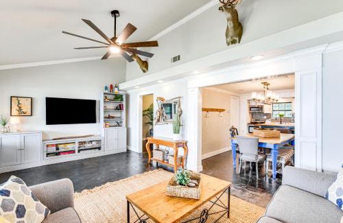 Newark House | Private Dock and Deck Eagle Mountain Lake Retreat!