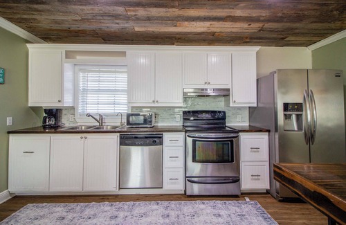 Bayou Gauche Cabin | Private Dock: Des Allemands Cabin on the Bayou!