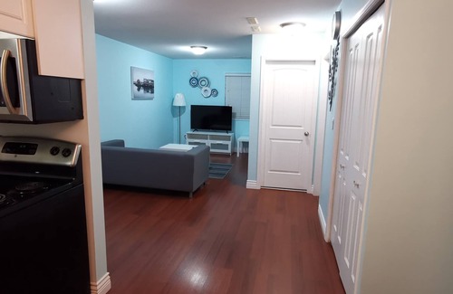 Maple Ridge House | Private entrance and close by trails and park