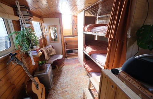Amsterdam North Apartment | Private Floating Retreat - Entire Space for Groups