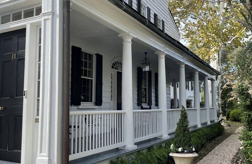 South of Broad Apartment | Private Historic 1770 Carriage House Located South Of Broad