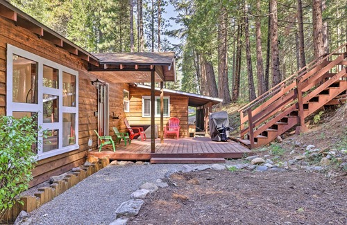 Arnold Cottage | Private Hot Tub, Fire Pit + Swingset: Arnold Home