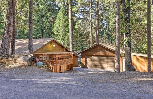 Arnold Cottage | Private Hot Tub, Fire Pit + Swingset: Arnold Home