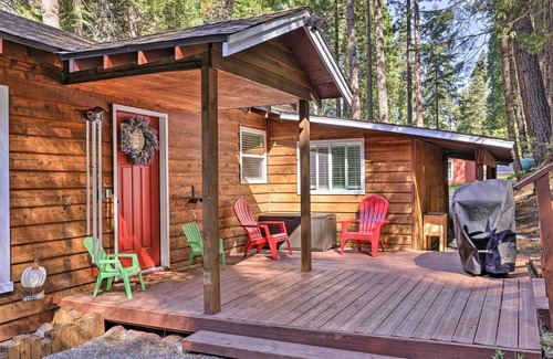 Arnold Cottage | Private Hot Tub, Fire Pit + Swingset: Arnold Home