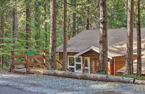 Arnold Cottage | Private Hot Tub, Fire Pit + Swingset: Arnold Home