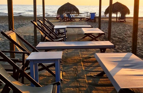 Lido di Camaiore Apartment | private garden, up to 6 pax, green area, a few steps from the sea