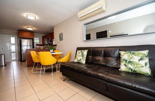 Bucana Apartment | Private Jacuzzi Oasis with Mountain Views and FREE Parking