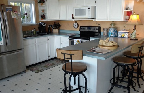 Malletts Bay Cottage | Private lakefront cottage on Lake Champlain, feet from Causeway bike path.
