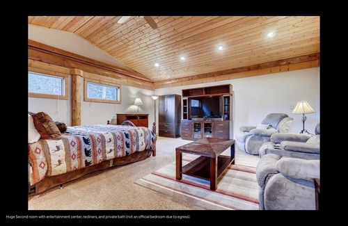 Breckenridge Cabin | Private lodge with STEAM ROOM, huge deck, Mountain Views!