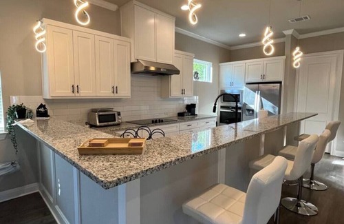 Cedar Creek Apartment | Private Modern Urban Retreat Near COTA/Austin/APT