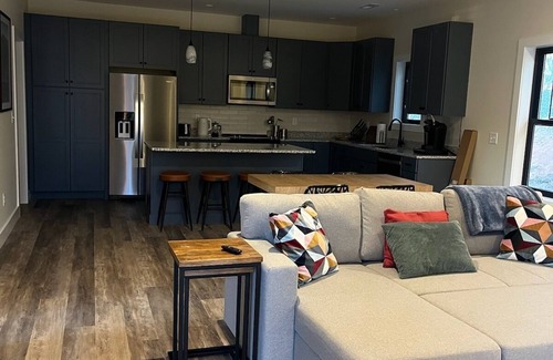 Penrose Apartment | Private Mountain Getaway in Little River Valley