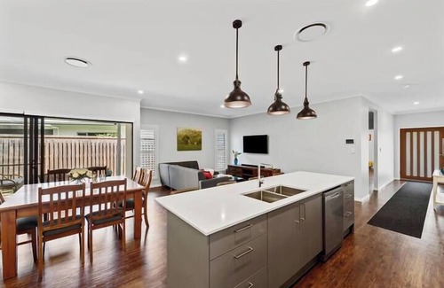 Mudjimba House | Private Mudjimba Beach Abode