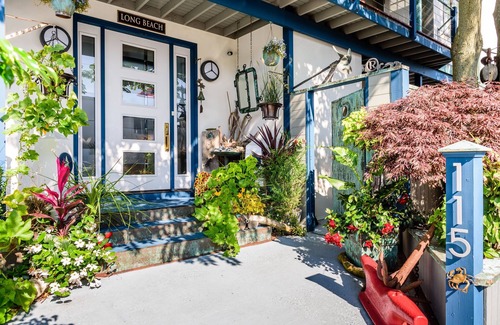 Long Beach House | Private, newly renovated, waterfront studio walking distance to the beach!