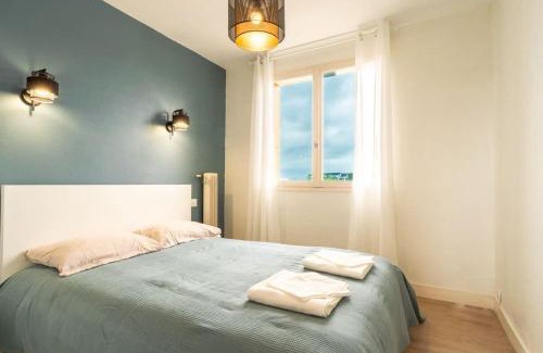 Sainte-Therese - Quineleu Apartment | Private parking Spacious and bright