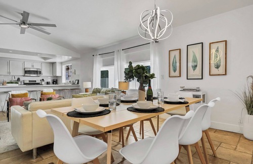 Bermuda Dunes House | Private pool/Basketball/BBQ/Gameroom/bocce+horseshoe+green space for games