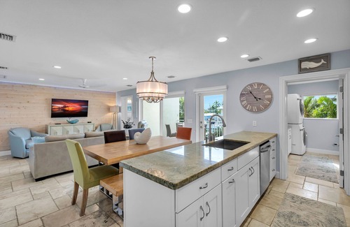 Key Colony Beach House | Private Pool, Dockage, Key Colony Beach, Walk to Sunset Park - PETS WELCOME!
