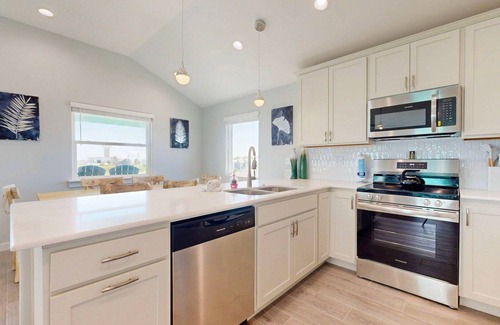 Port Aransas House | Private Pool, Pet Friendly, Parking for 4