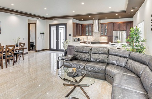 Reseda House | Private Pool + Sauna: Pet-Friendly Reseda Retreat!