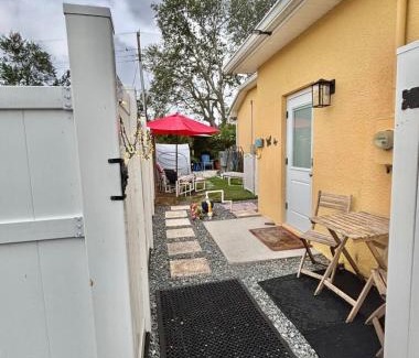 Tarpon Springs Apartment | Private pool suite in heart of Tarpon Springs!