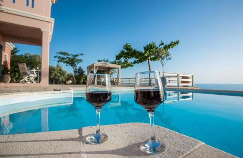 Evgiros Villa | Private, pool, sunsets, beaches, amenities - Eleni