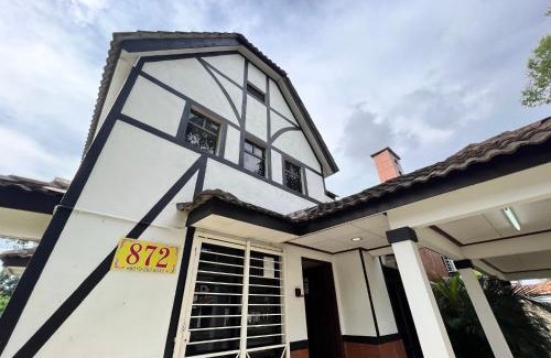 Alor Gajah Villa | Private Pool Villa Lot 872 - Fong Homestay