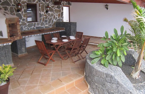 Tinajo Villa | private pool with huge games room inviting to relax and have fun