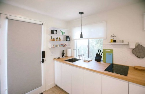 Los Feliz Condo | Private & Quiet Los Feliz Guest Suite with VIEWS!