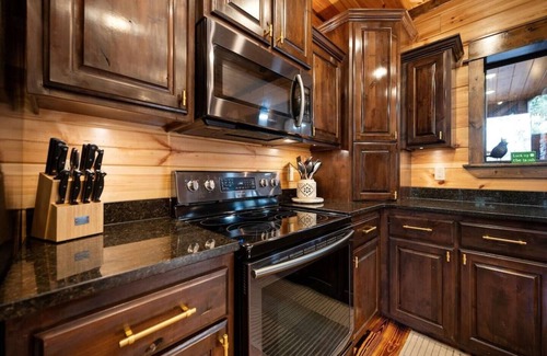 Broken Bow Cabin | Private, RARE salt water pool, Interactive Game Room, Outdoor Playset