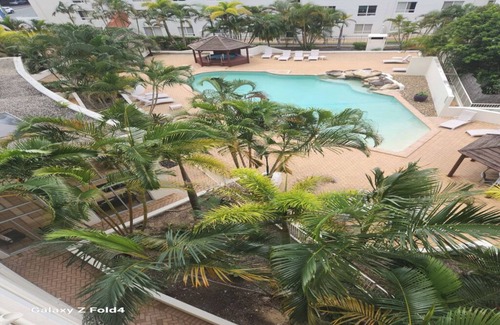 Southport Apartment | PRIVATE RESORT: OPPOSITE the BROADWATER -GYM-POOL-SPA-BOATING-FISHING-SURFING