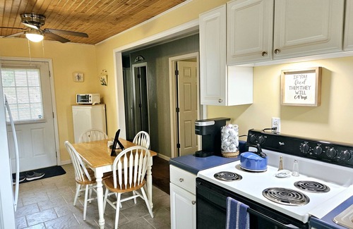 Old Town Cabin | Private Riverfront Cabin