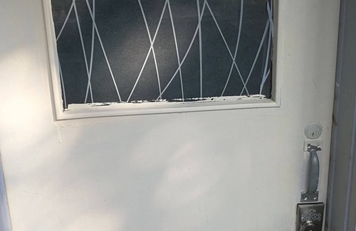 Burnaby House | Private room for budget guests
