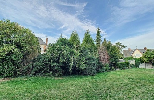 Vierzon Bed & Breakfast | Private room in a house with garden in Vierzon