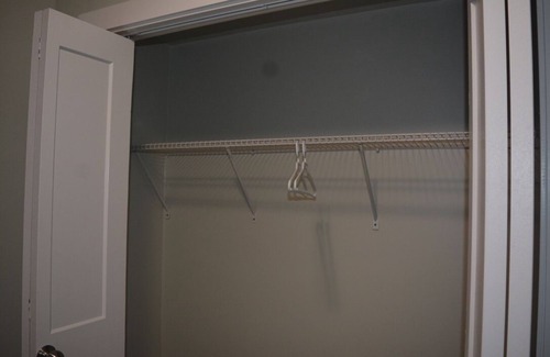 Airdrie House | Private room in a quiet neighbourhood