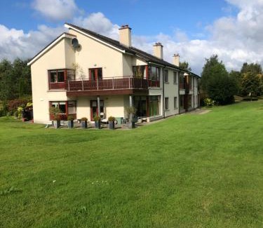 Newtownmountkennedy House | Private Room in Apartment beside Druids Glen Hotel