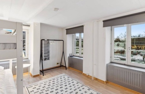 Dietikon District Apartment | Private room in lovely shared property near Zurich