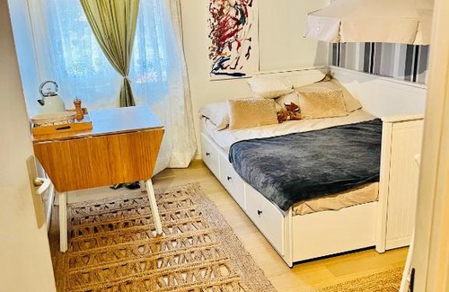 Roissy-en-France House | Private rooms in a Tiny home 4 min drive to Airport CDG ,1 private bathroom ideal for families and friends