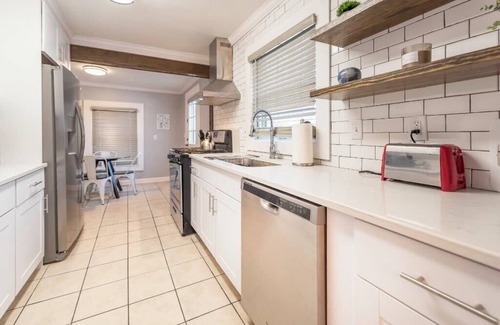 Arborview Neighborhood Apartment | Private, Spacious, Updated - Walk to Downtown