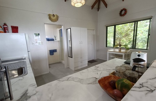 Muri Apartment | Private Studio Lagoon Views | Kukupa